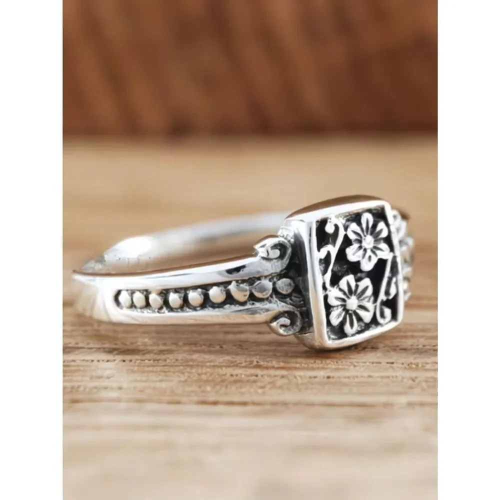 NWT White Gold Plated Vintage Carved Flower Boho Ring
